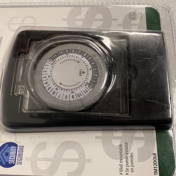 Westek 1-Outlet Outdoor Daily Timer. Grounded outlet, Rain tight cover, 12” cord - Picture 3 of 5